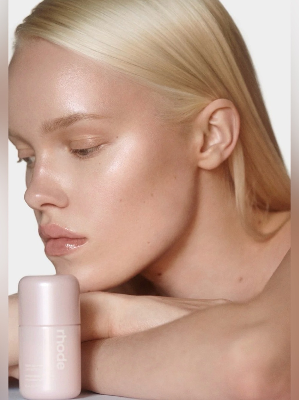 RHODE Highlighting Milk Pearly Pink Shade 1